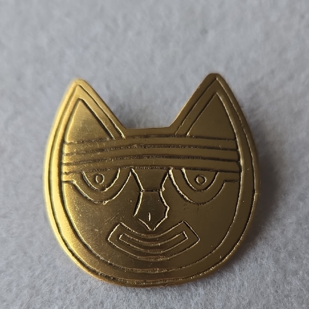 Vintage Pre Columbian Gold Cat Face Pin Peru